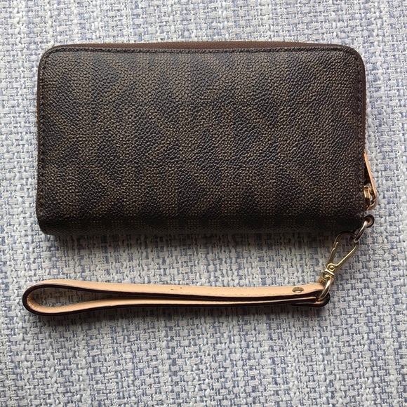 Michael Kors Wristlet Wallet - Picture 2 of 5